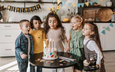 Jak zorganizować dziecku urodziny i okiełznać rozbrykaną grupę?